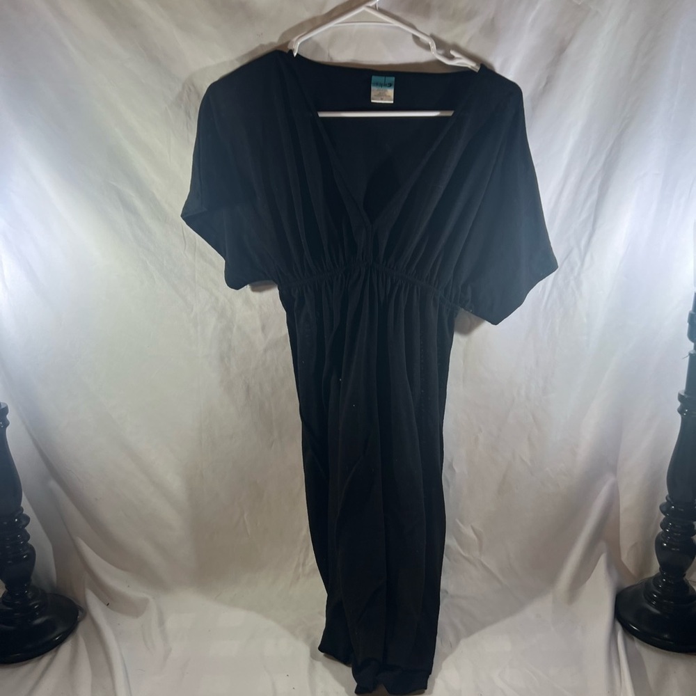 Elegant Black Dress - Picture 3 of 3